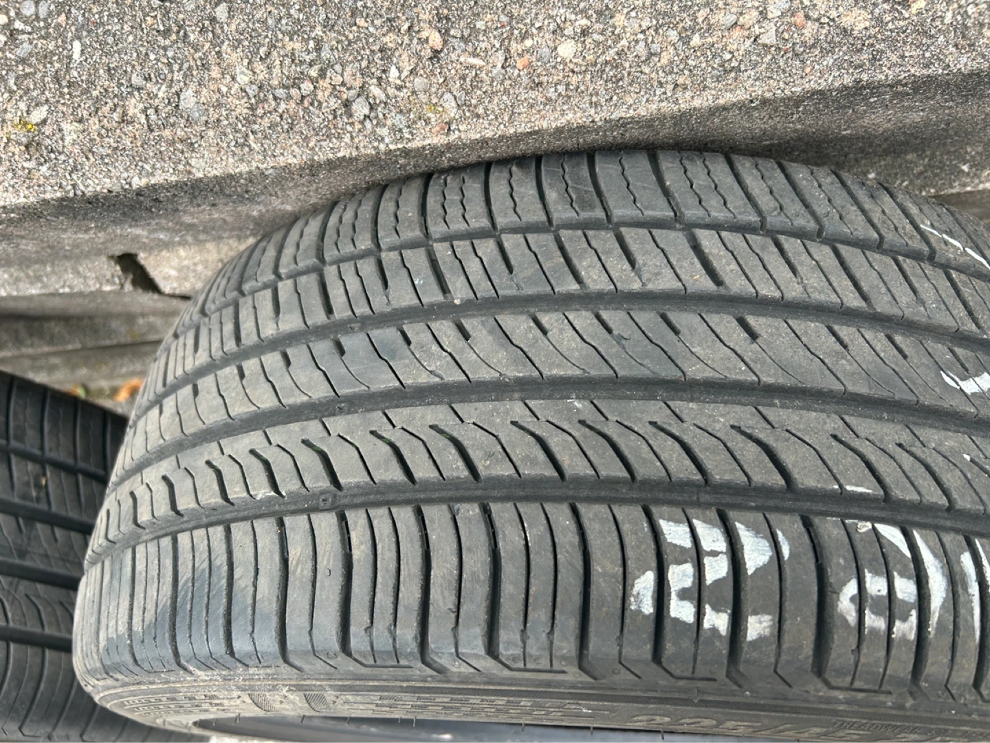 Set of 4 Kumho Tires 225/45 ZR17 94W - photo 4