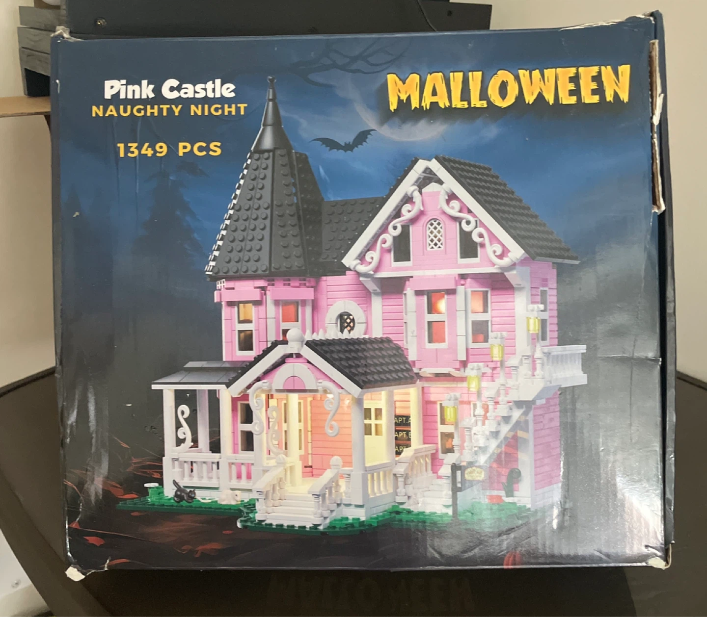 ⚽️ Pink Castle Halloween Building Blocks - 1349 Pcs