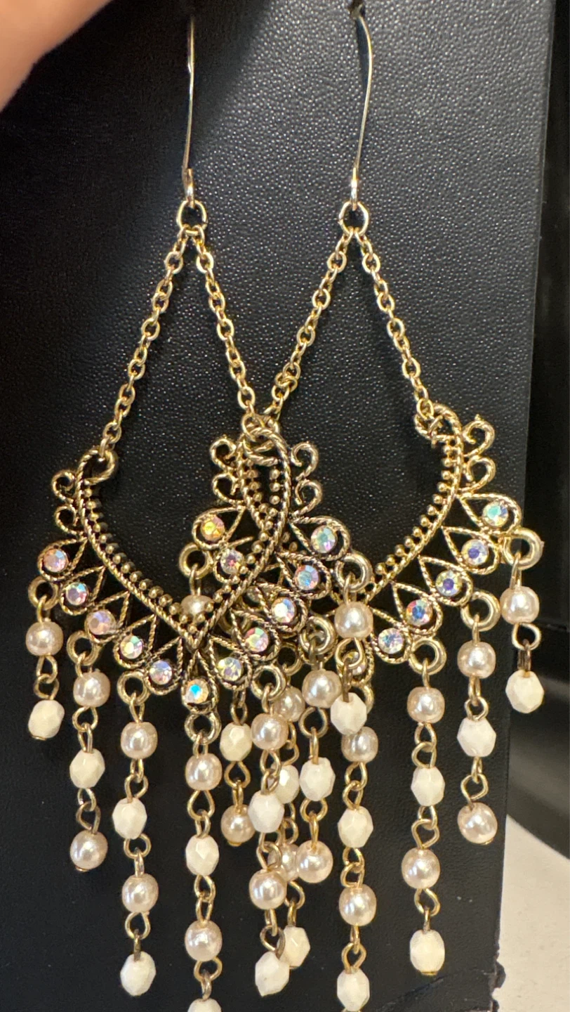 ⚽ Gold Tone Dangle Earrings with Pearls and Rhinestones