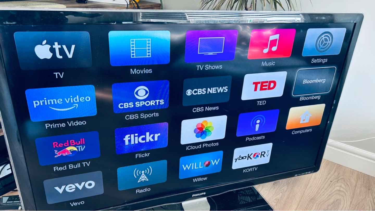 Apple TV 3rd Generation A1469 + Original Remote - photo 2