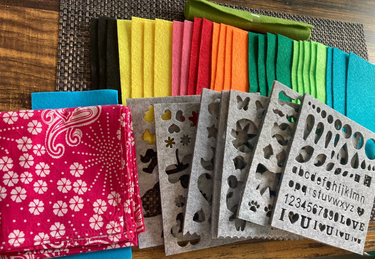 New Craft Felt Sheets & Stencils Set