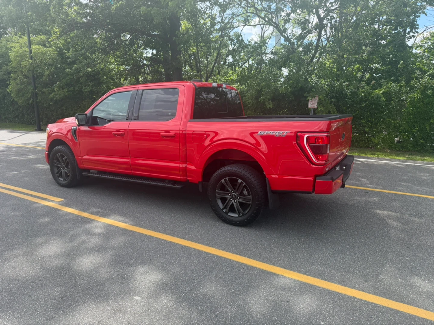 Red Ford F-150 Sport Truck 2021 - photo 4