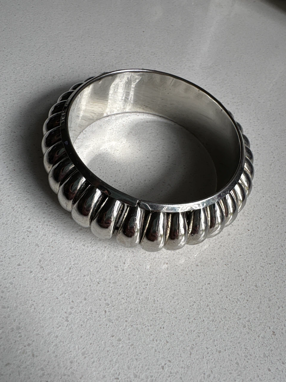 Vintage Silver Tone Ribbed Bangle Bracelet