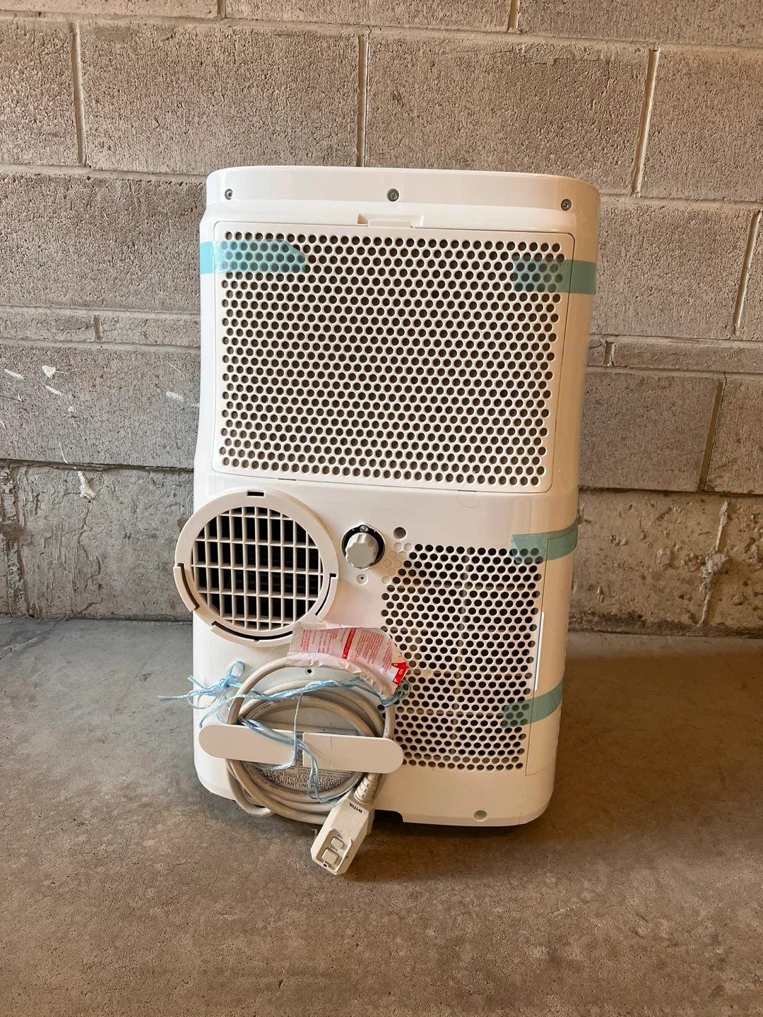 Toshiba Portable Air Conditioner - photo 3