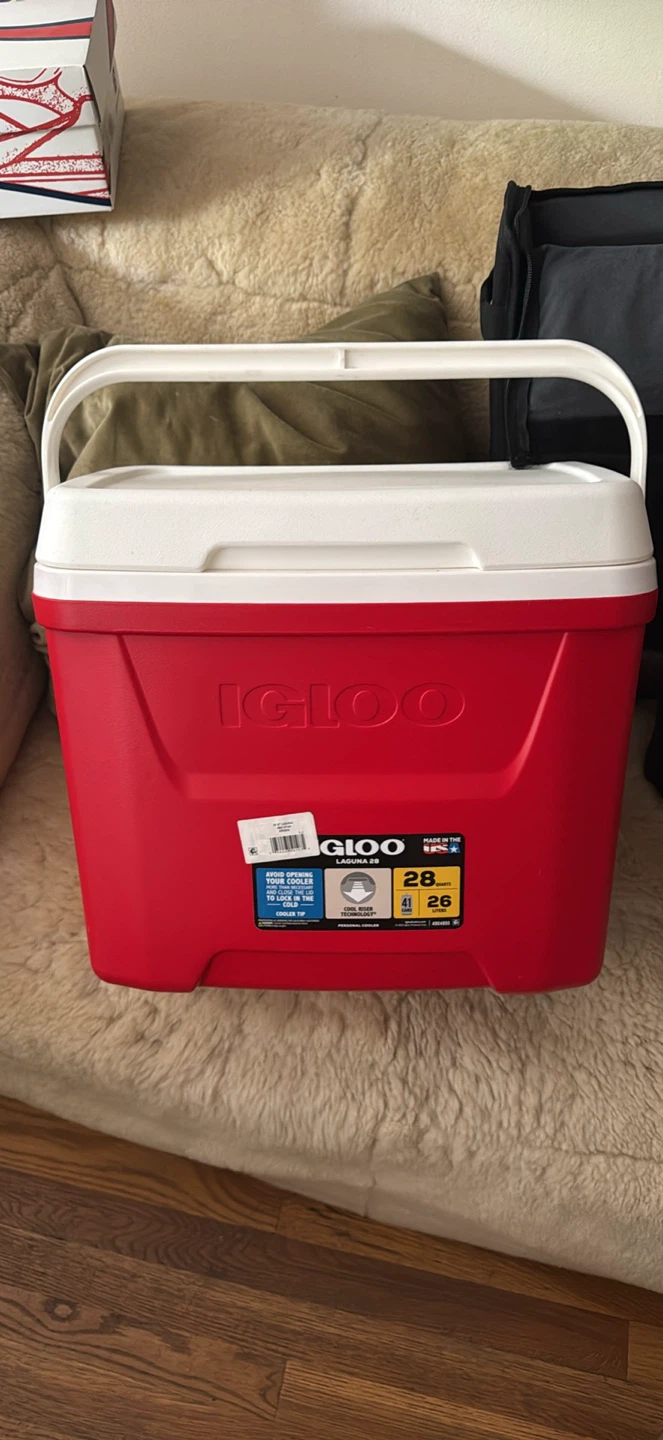 Igloo Cooler 28 Qt Red