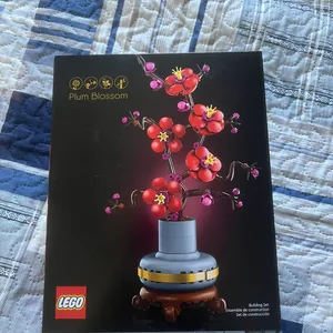 LEGO Plum Blossom Building Set