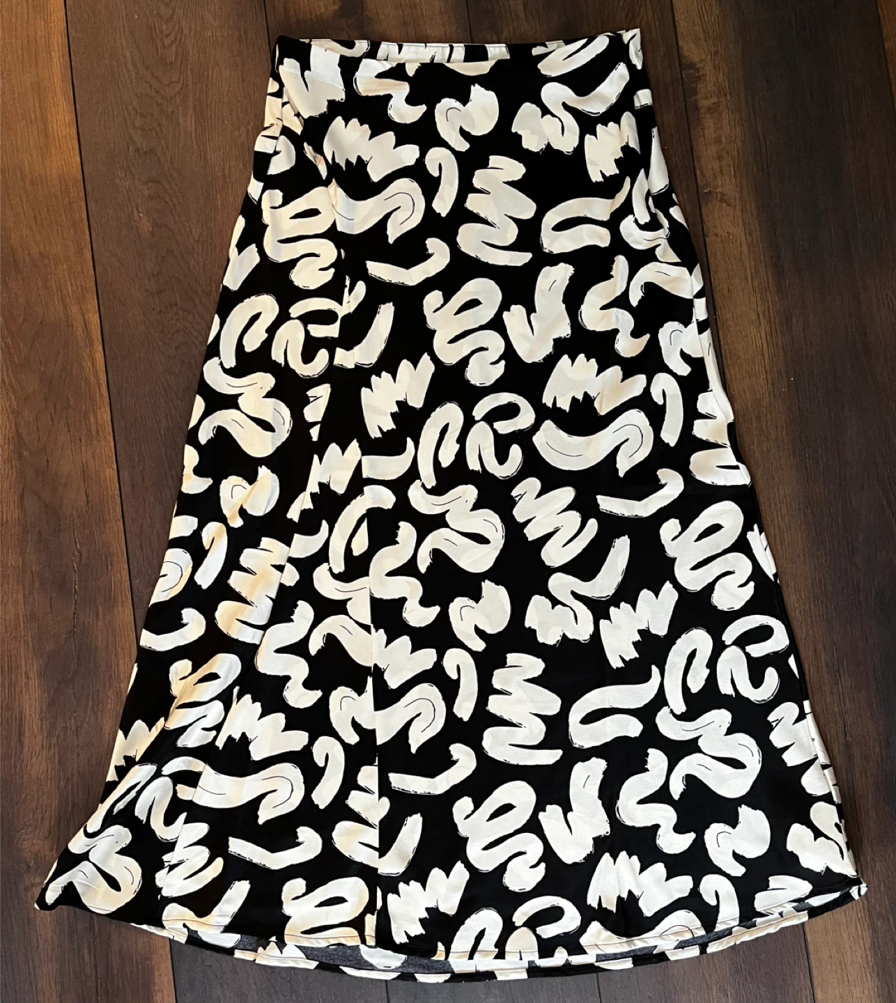 Joe Fresh Black and White Print Midi Skirt Size 4