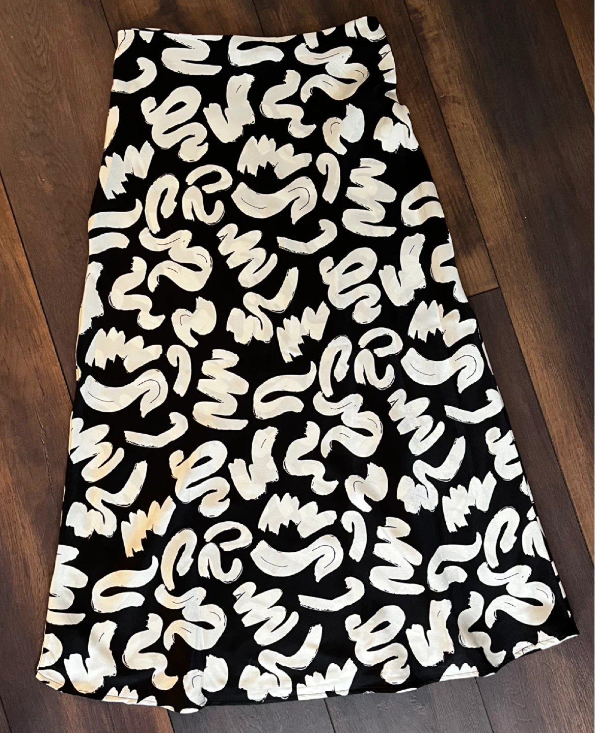 Joe Fresh Black and White Print Midi Skirt Size 4 - photo 2