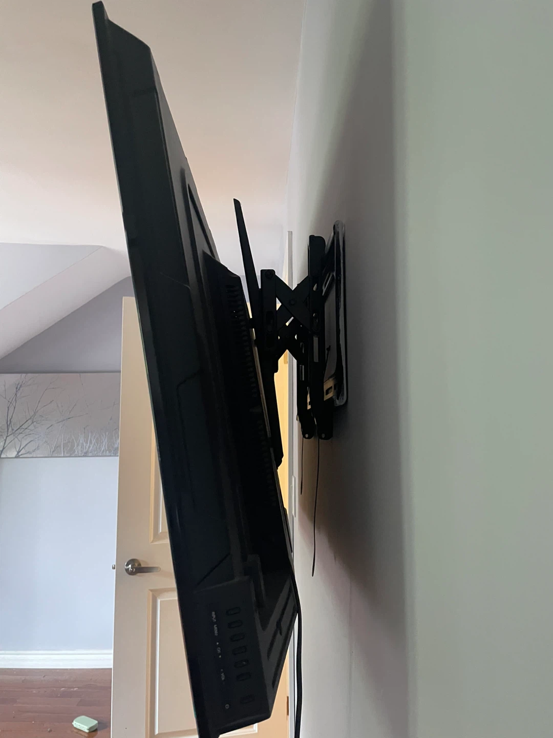 Sylvania 43" TV with Wall Mount - photo 2