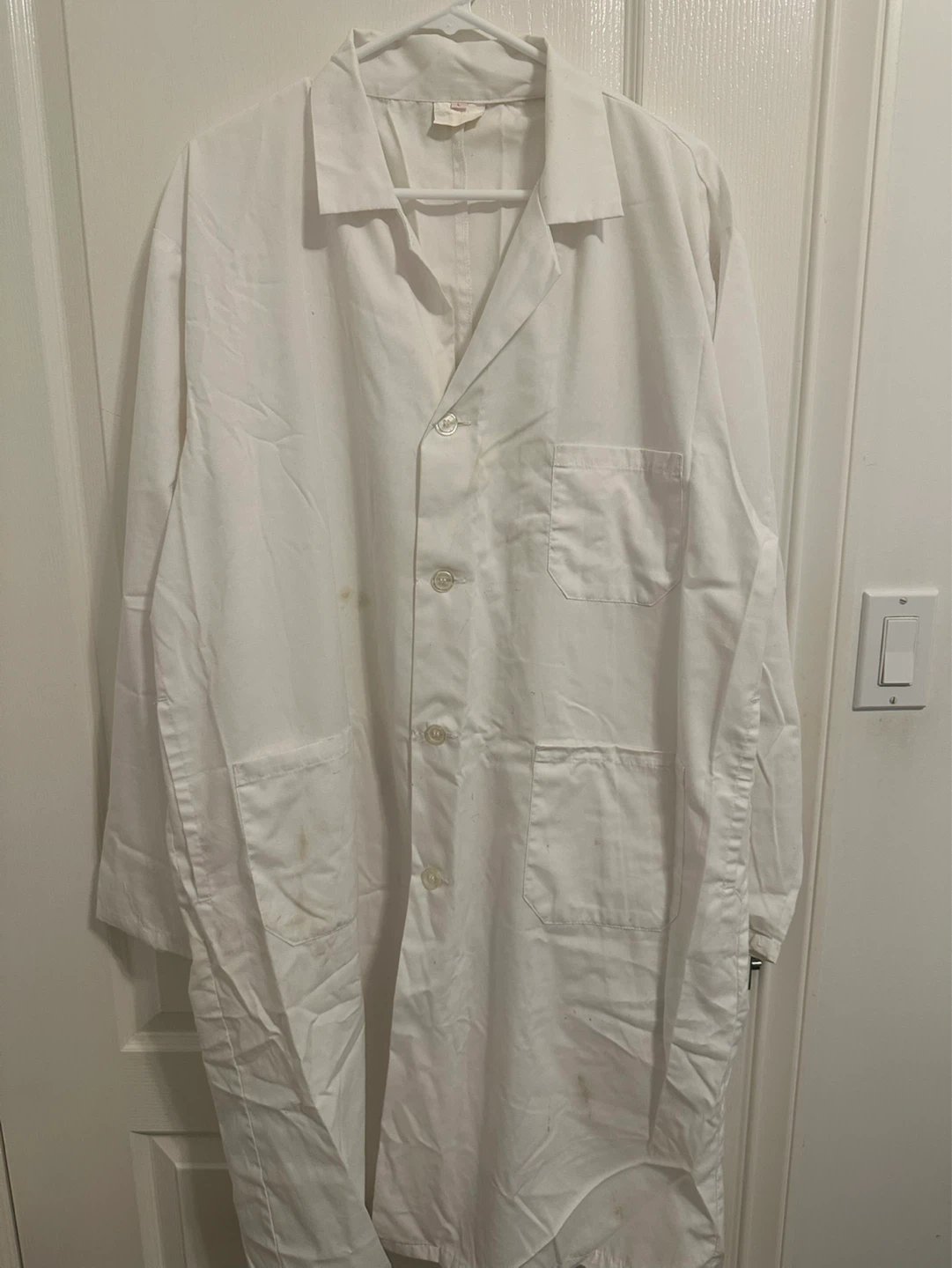 White Lab Coat ⚽
