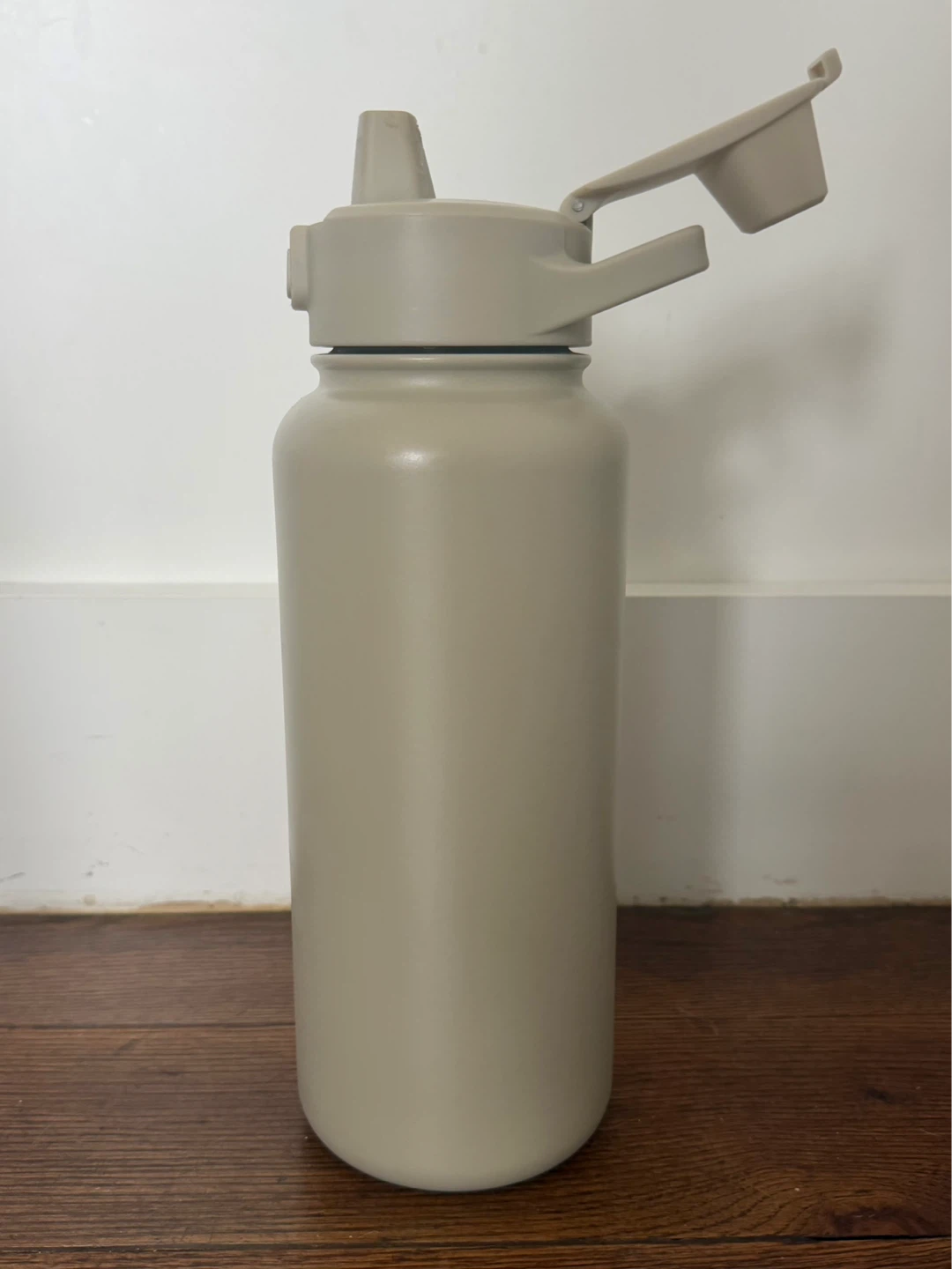 Simple Modern Water Bottle - photo 2