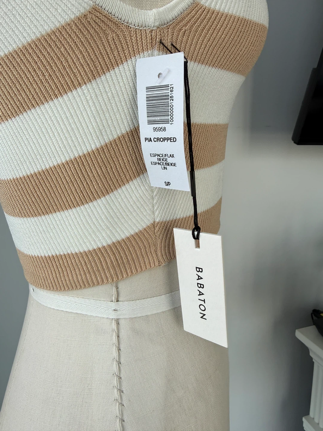 ⚽️New Aritzia Babaton PIA Cropped Sweater - Small/P - photo 3