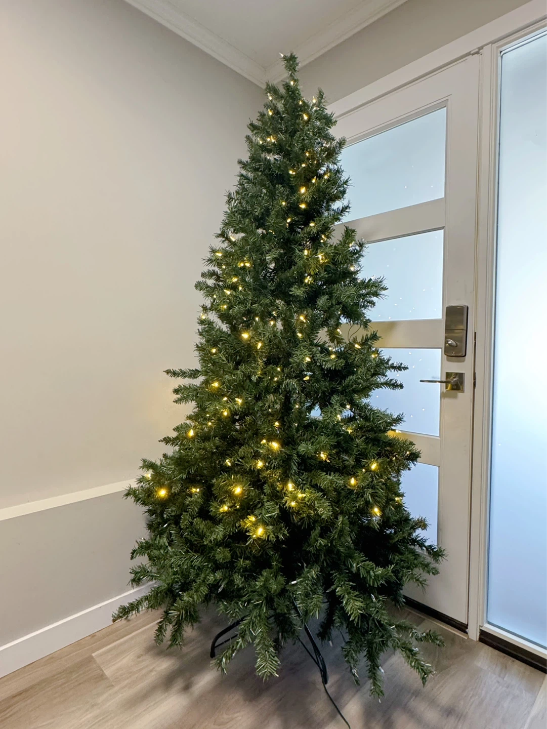 ⭐️SALE⭐️6.5ft Christmas Color Changing Pre-lit Tree