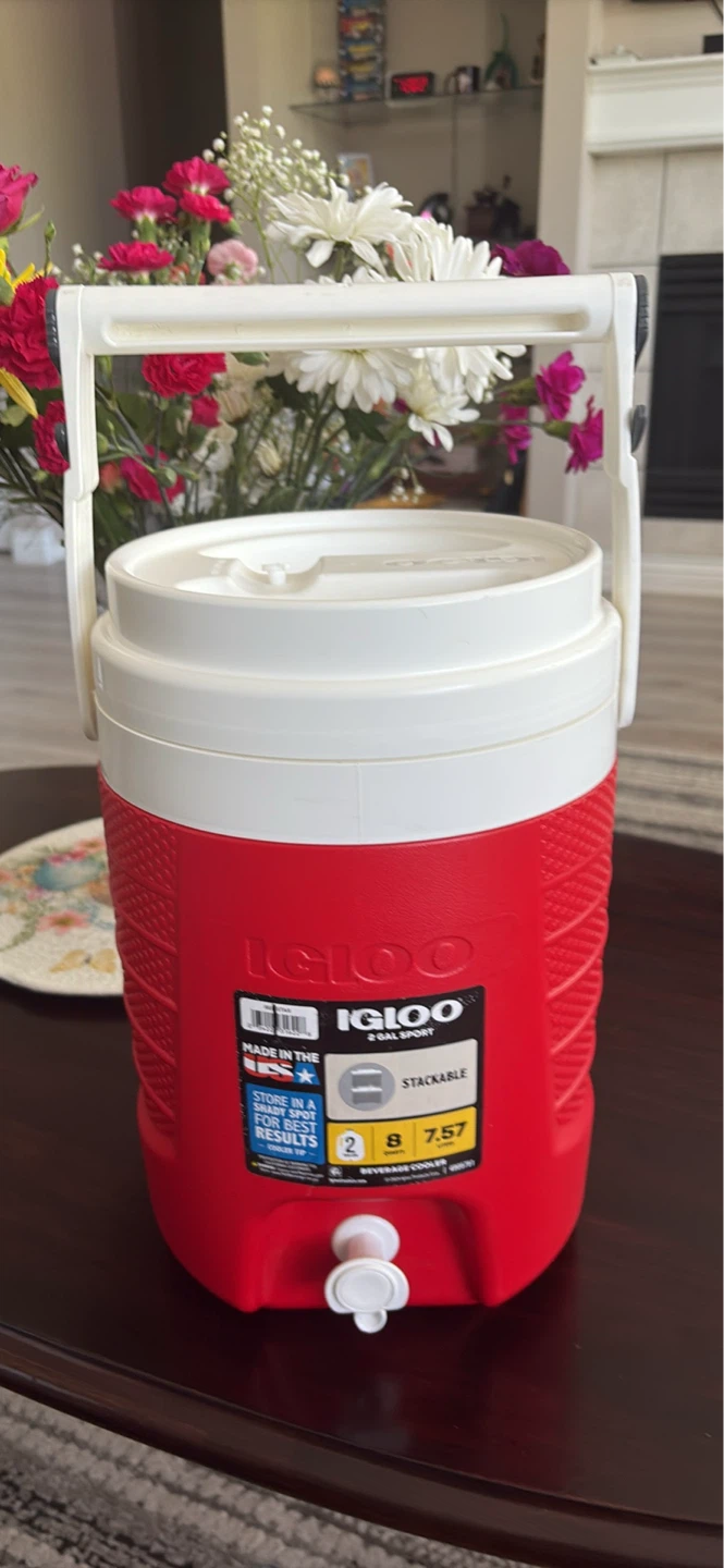 Brand new Igloo 2 Gallon Sport Beverage Cooler - photo 4