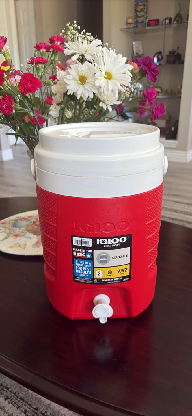 Brand new Igloo 2 Gallon Sport Beverage Cooler