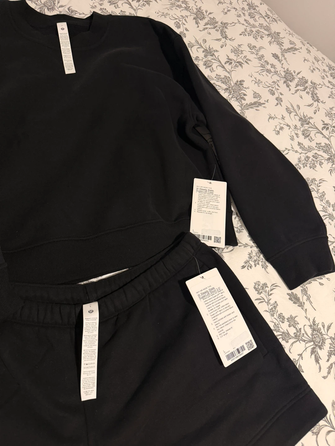 Lululemon Black Crew Neck Sweatshirt & Shorts Set - photo 3