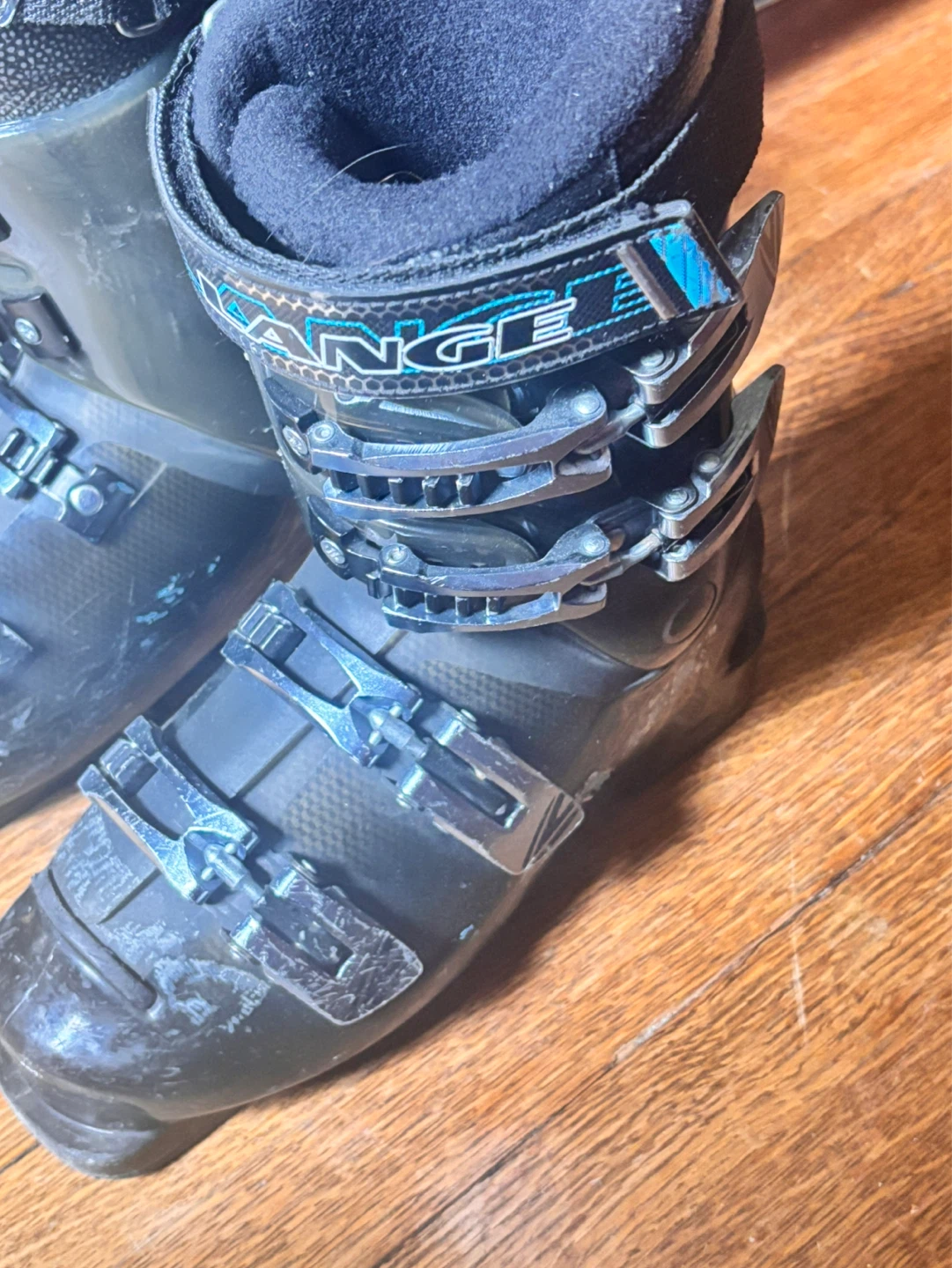 Atomic Race 8 Skis with Boots and Poles - photo 5