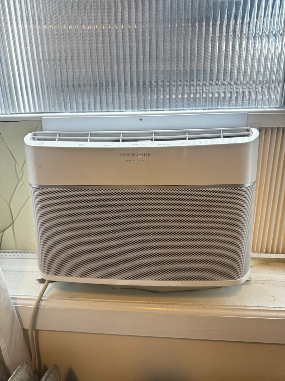 Frigidaire Gallery 8,000 BTU Smart Room Air Conditioner - photo 4