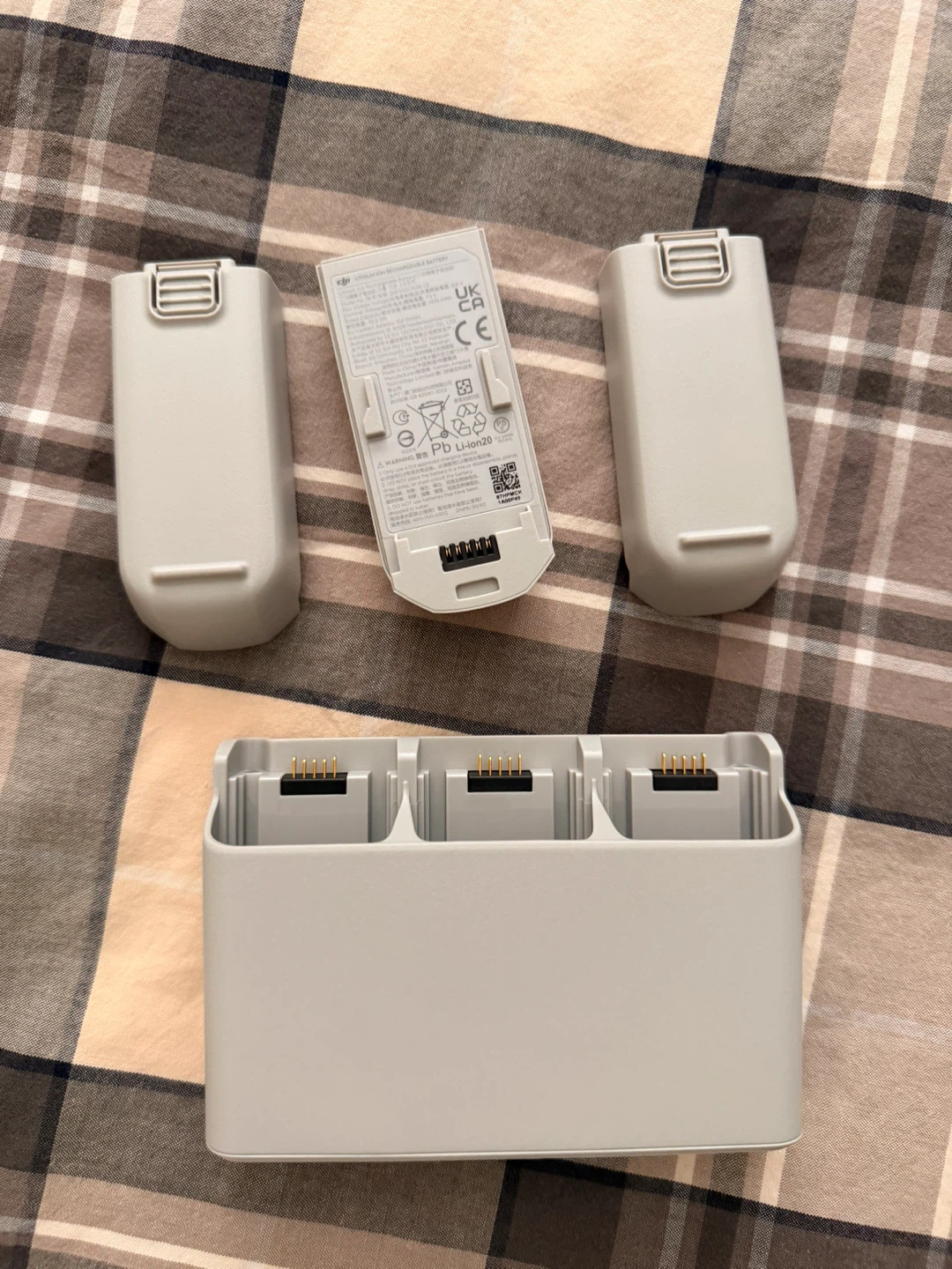 DJI Drone Battery Charging Hub with 2 Batteries - photo 2