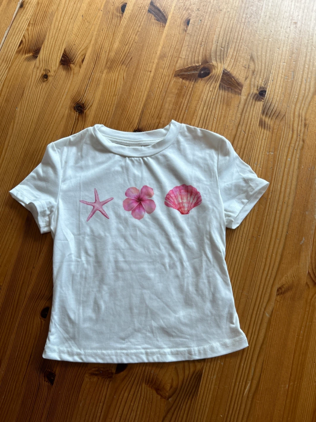 SHEIN T-Shirt with Starfish, Flower, and Shell Graphic - Size 8