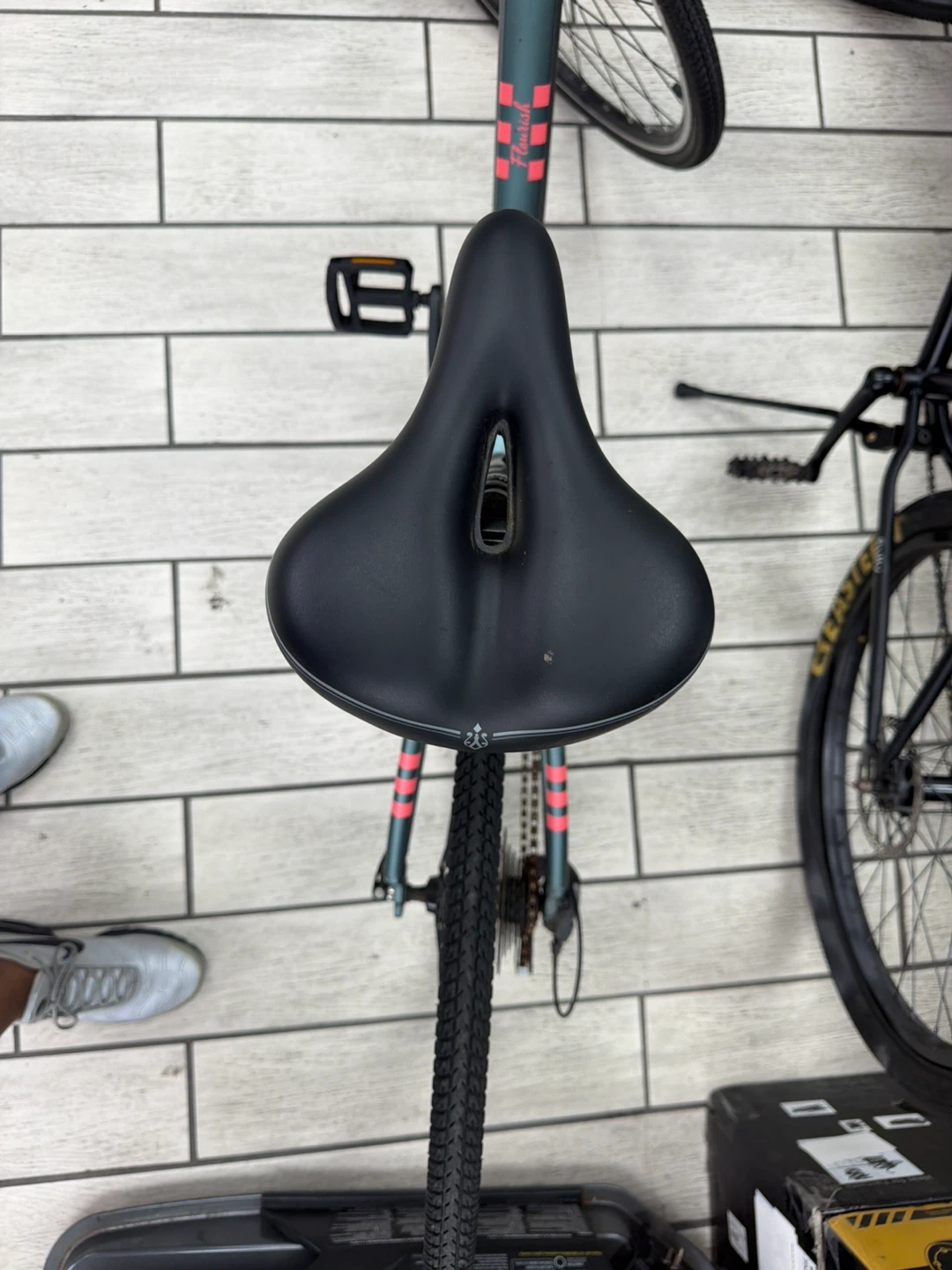 Liv Alight 3 Women's Hybrid Bike - photo 3