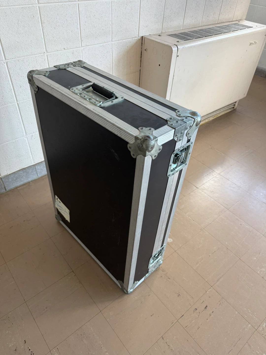 Black Road Case with Silver Trim - photo 3
