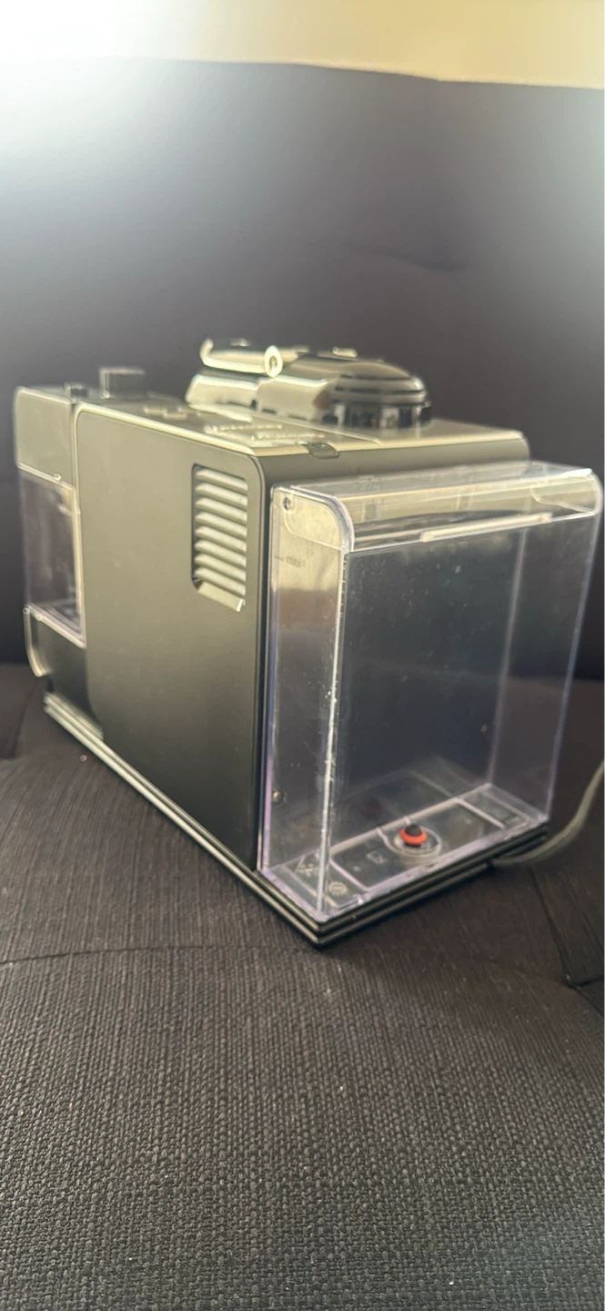 Nespresso DeLonghi Coffee Machine - photo 2