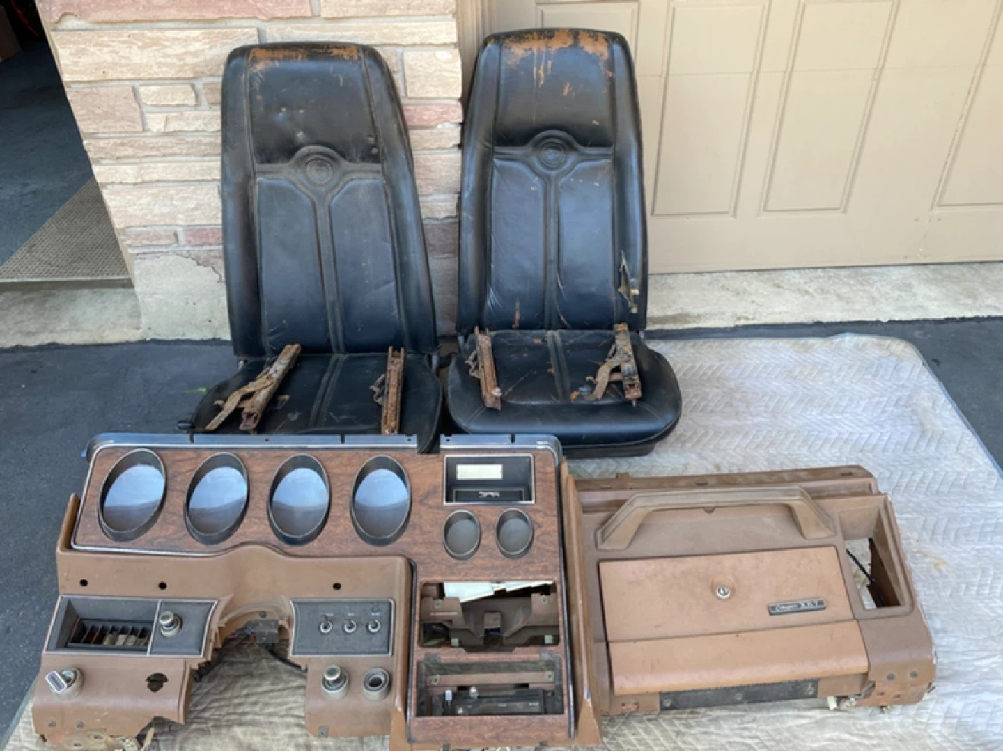 Seats,dash,windows and various trim