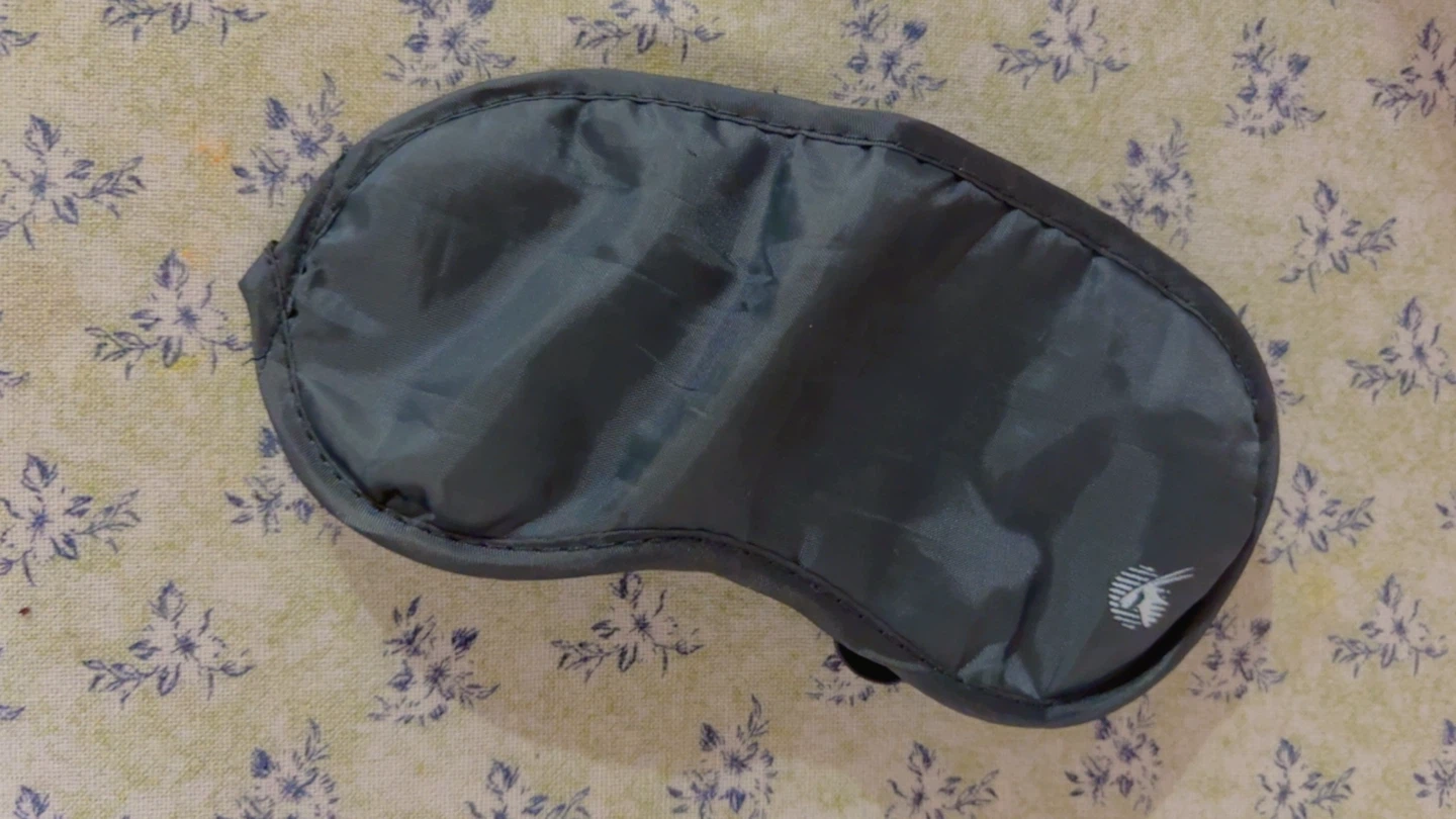 ⚽ Grey Sleep Mask