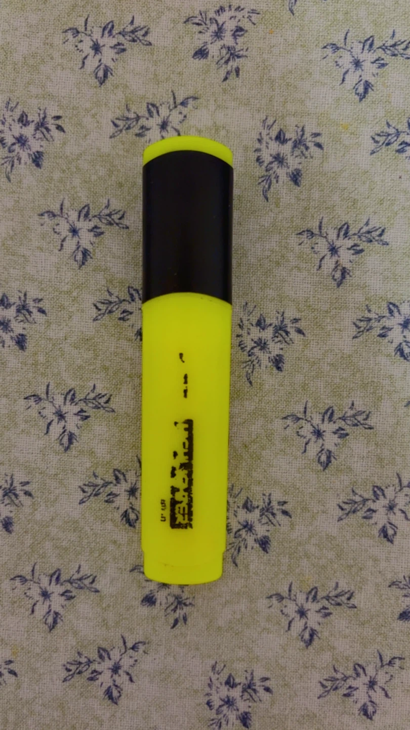 ⚽ Neon Yellow highlighter