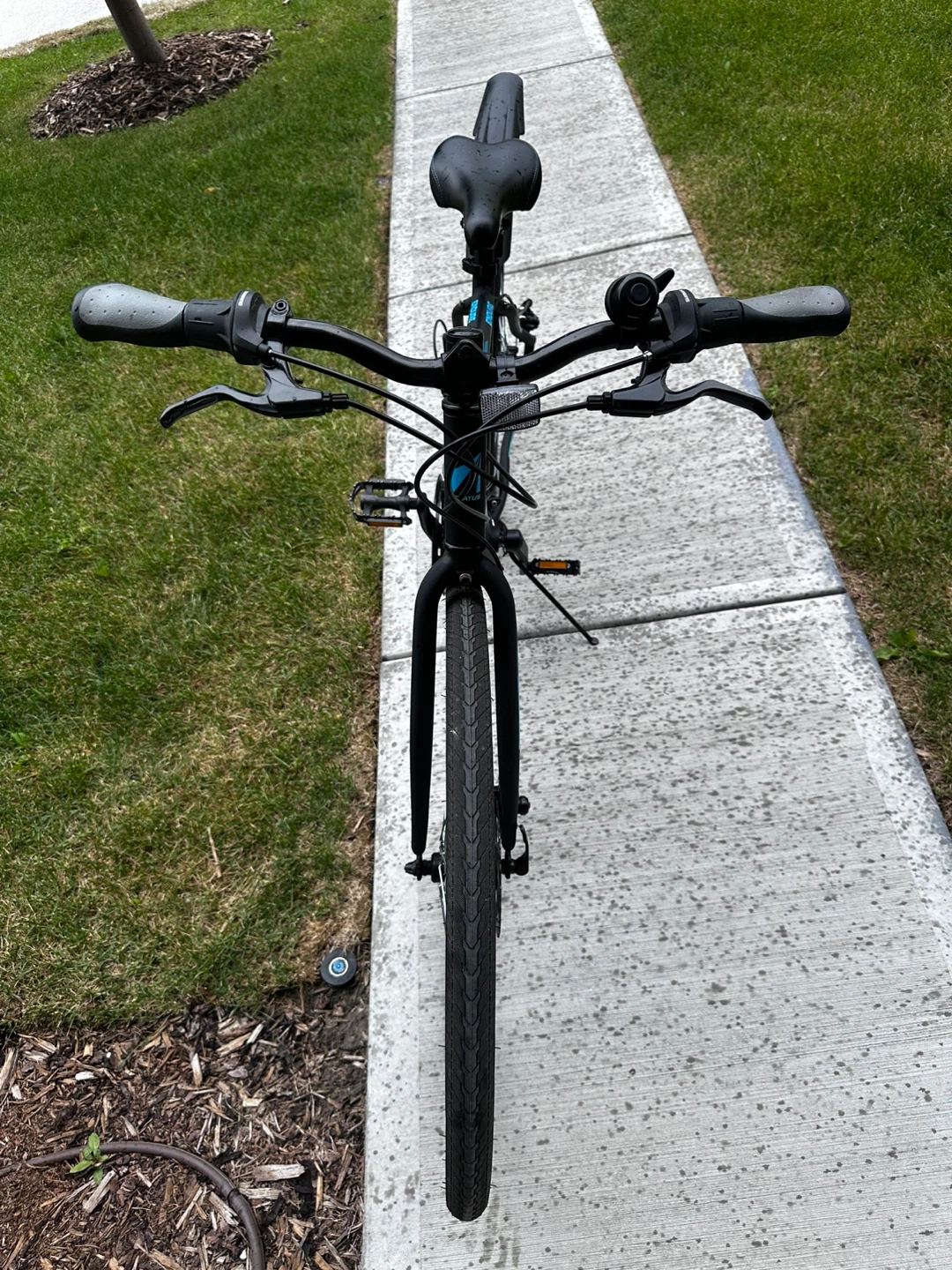Stratus Endure Hybrid Bike 700C – Like New - photo 2