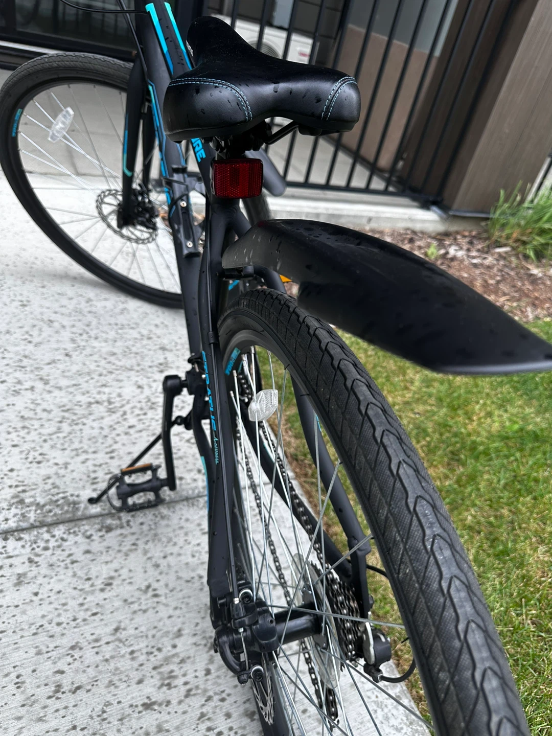 Stratus Endure Hybrid Bike 700C – Like New - photo 3