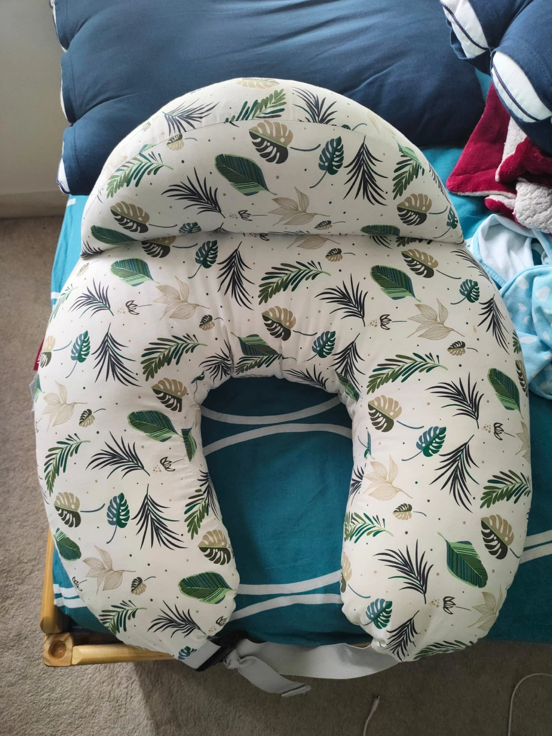 Momcozy Nursing Pillow - photo 2