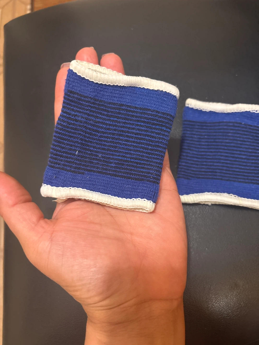 ⚽ Blue Striped Wrist Wraps (Pair) - photo 2