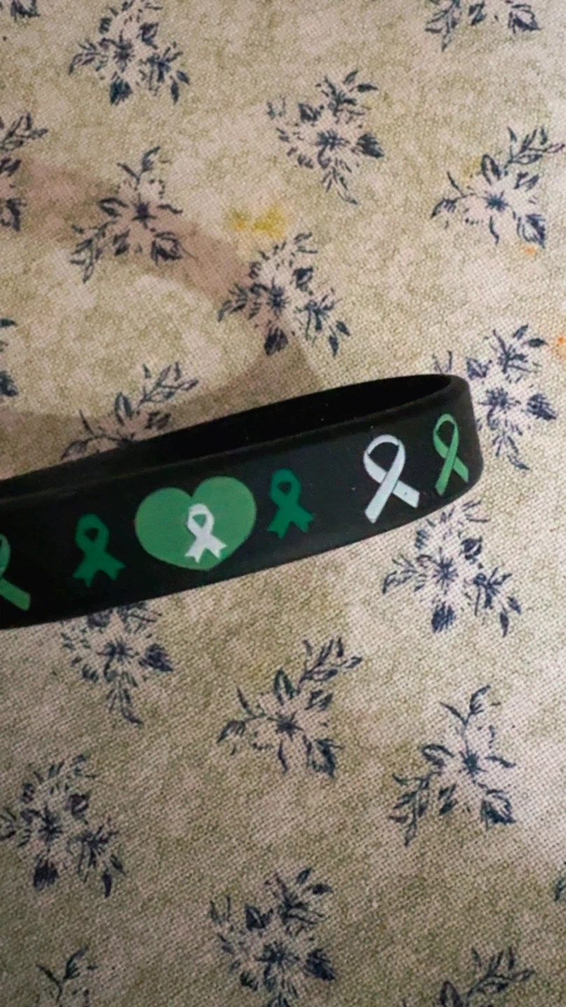 ⚽ Awareness Wristband with Green and White Ribbons - photo 2