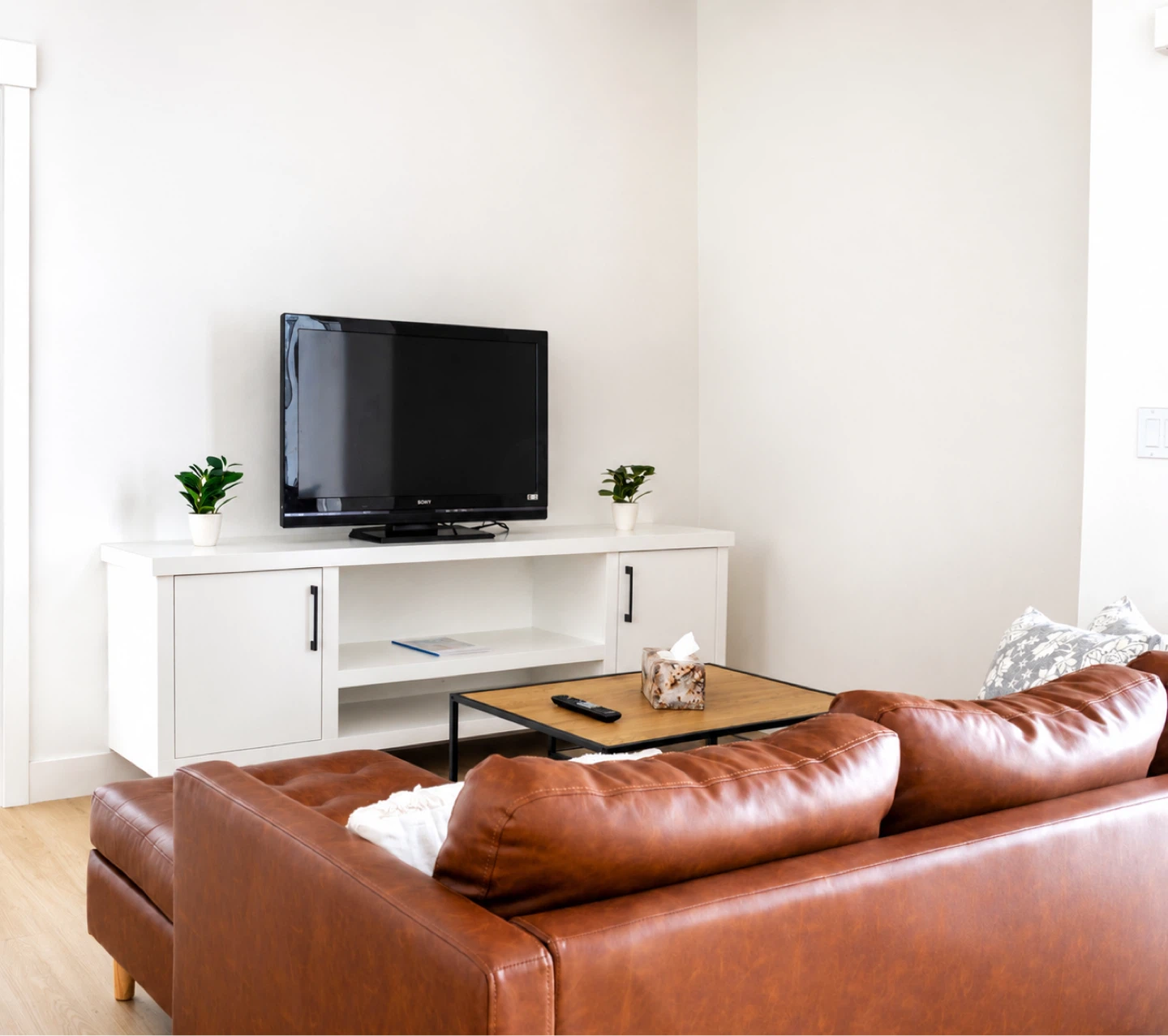 2 Bed, 1 Bath Guest Suite
