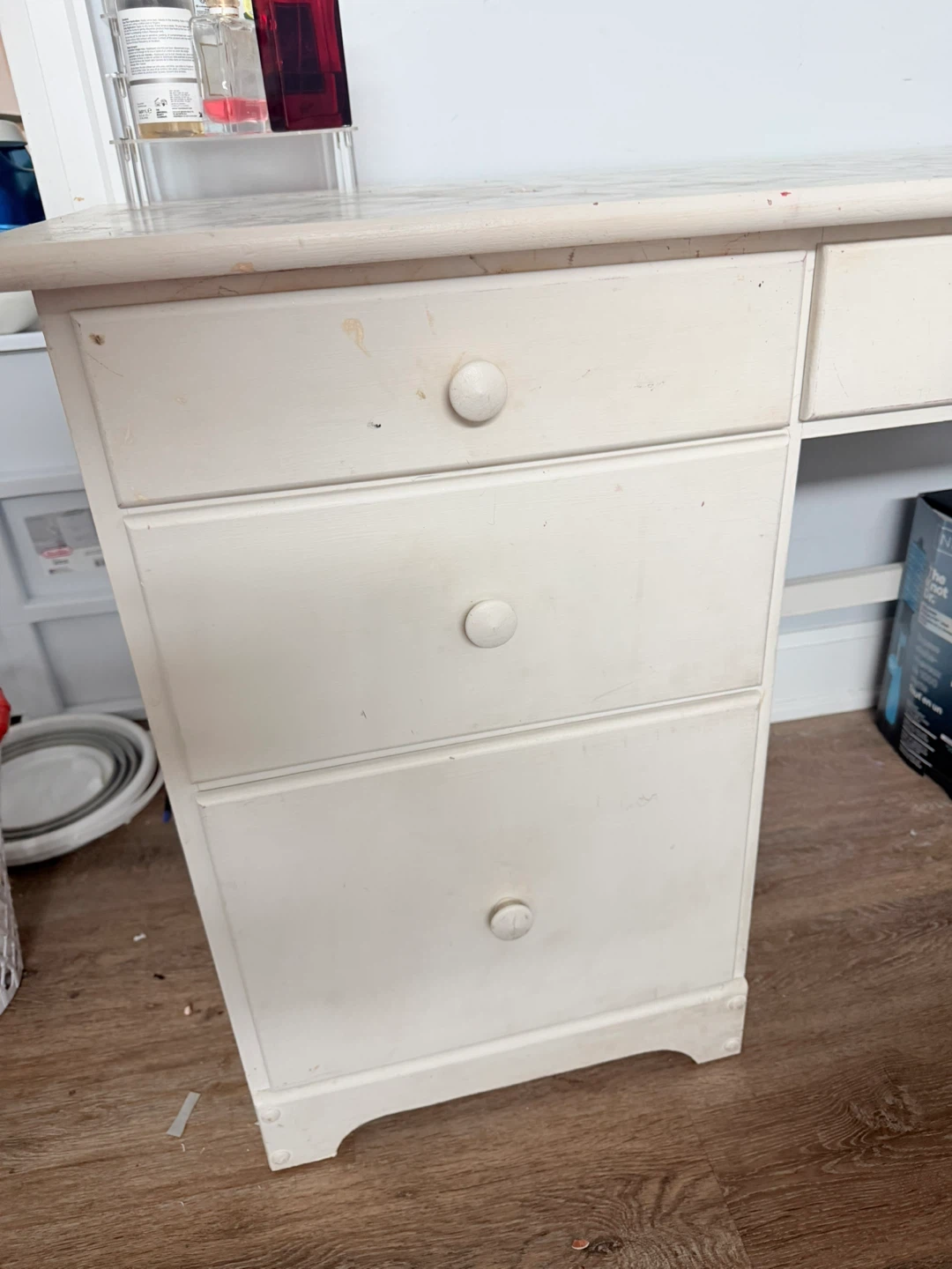 White Vanity Desk with Mirror - photo 4