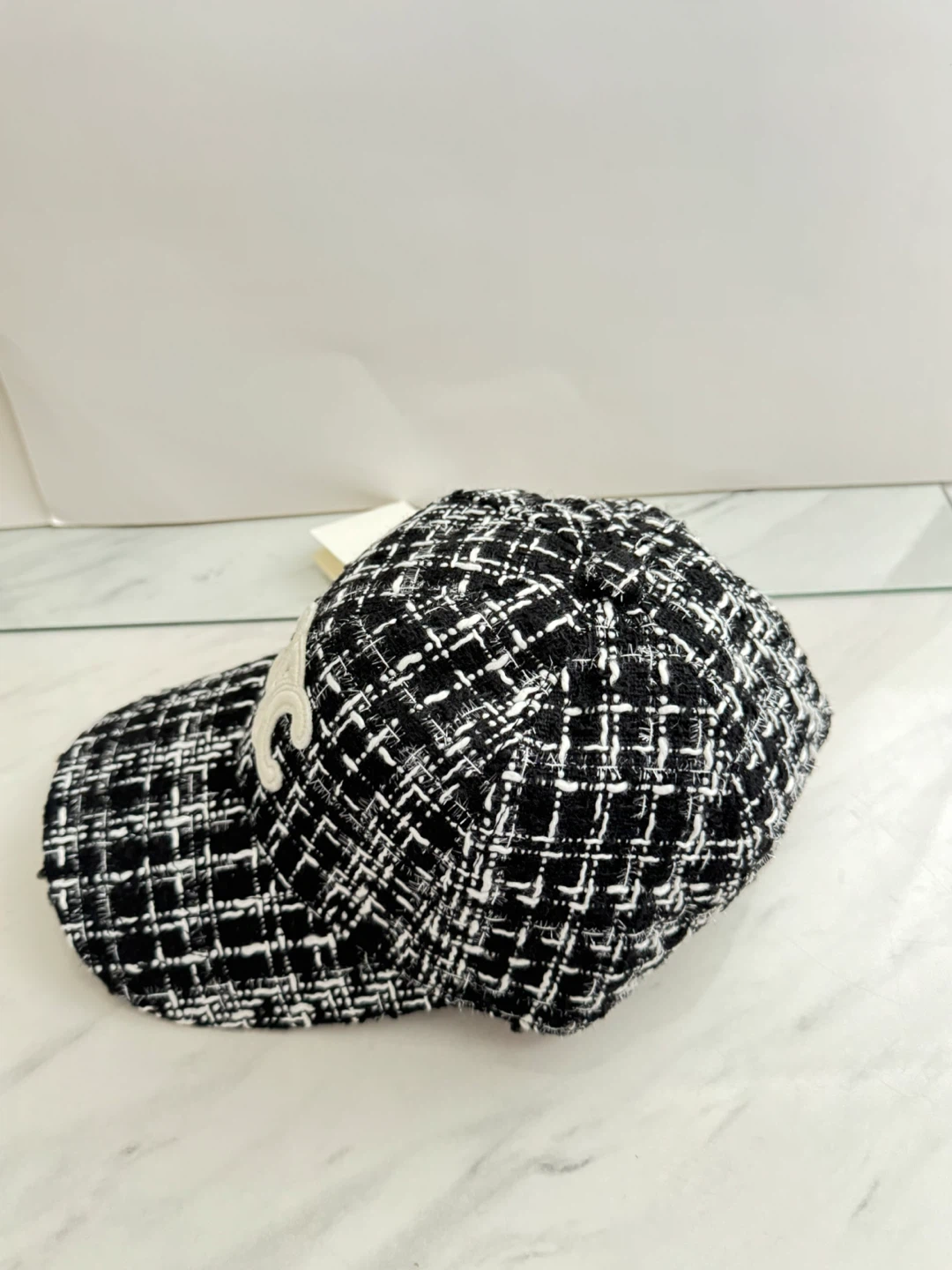 Inspired by Celine Black & White Tweed Baseball Cap - photo 2