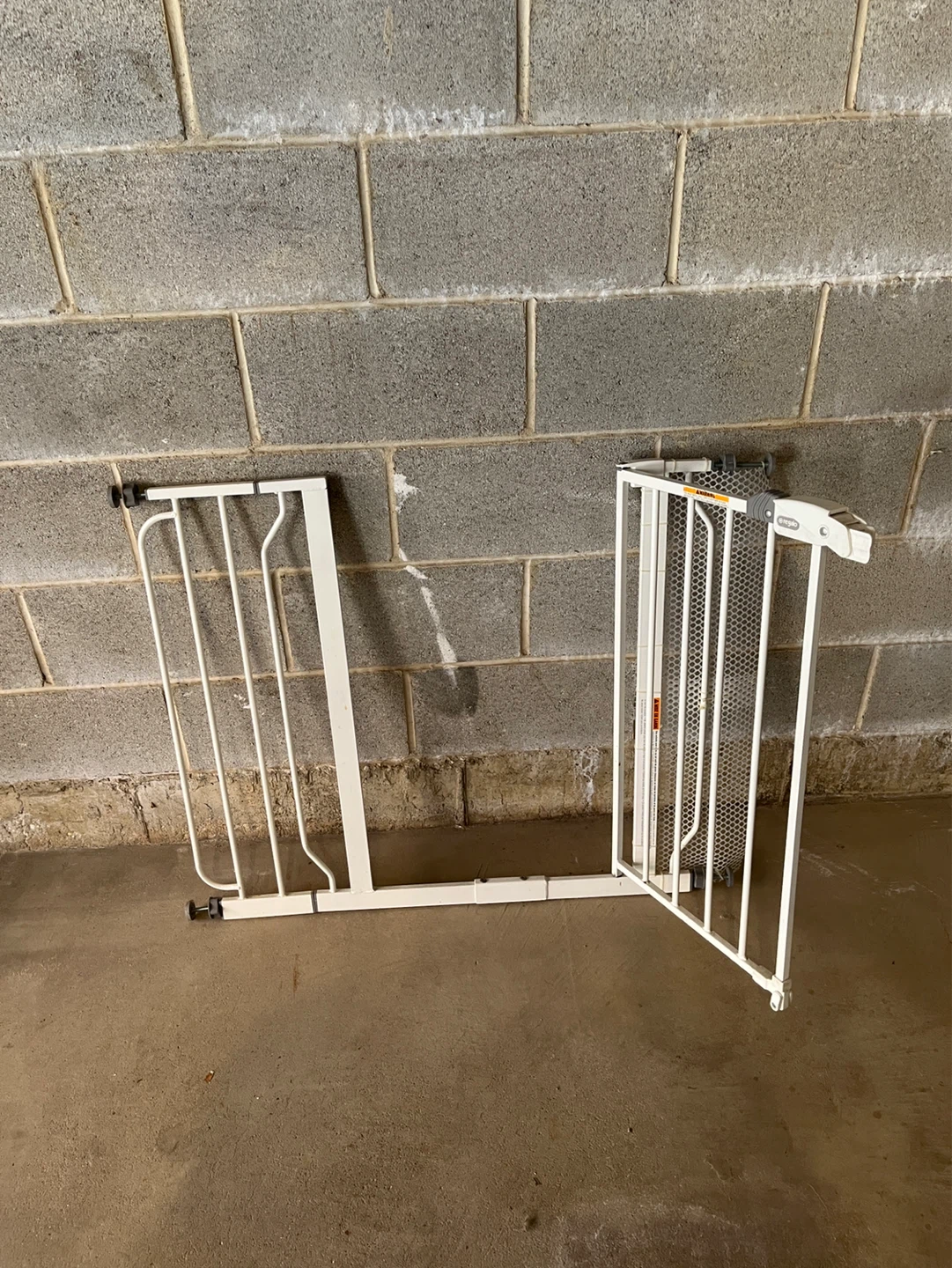 White Metal Baby Gate - photo 2
