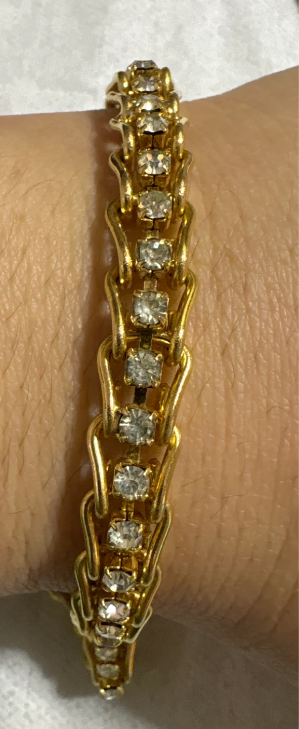 Gold-tone tennis bracelet with clear rhinestones⚽️