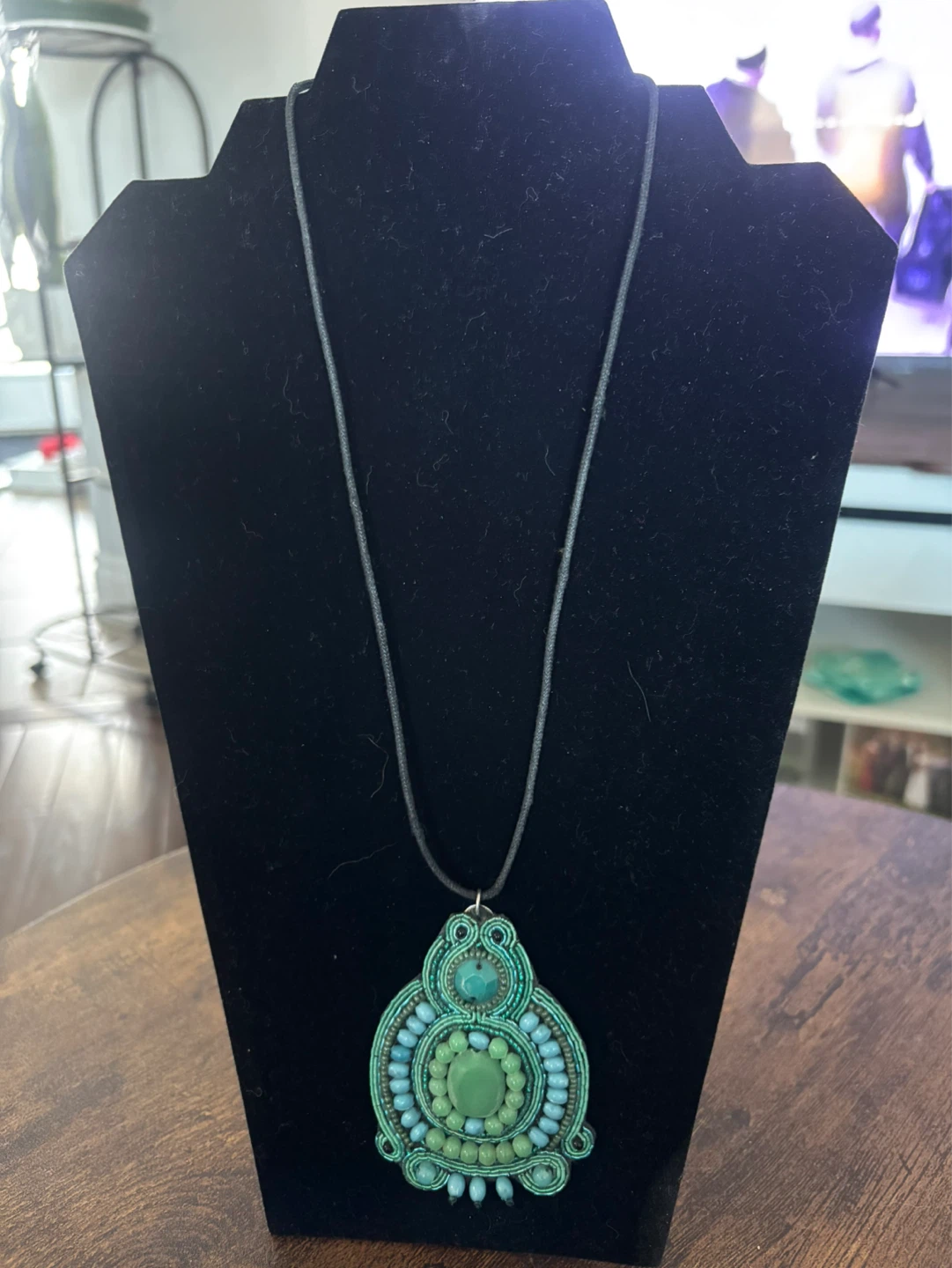 Handmade Beaded Pendant Necklace - photo 2