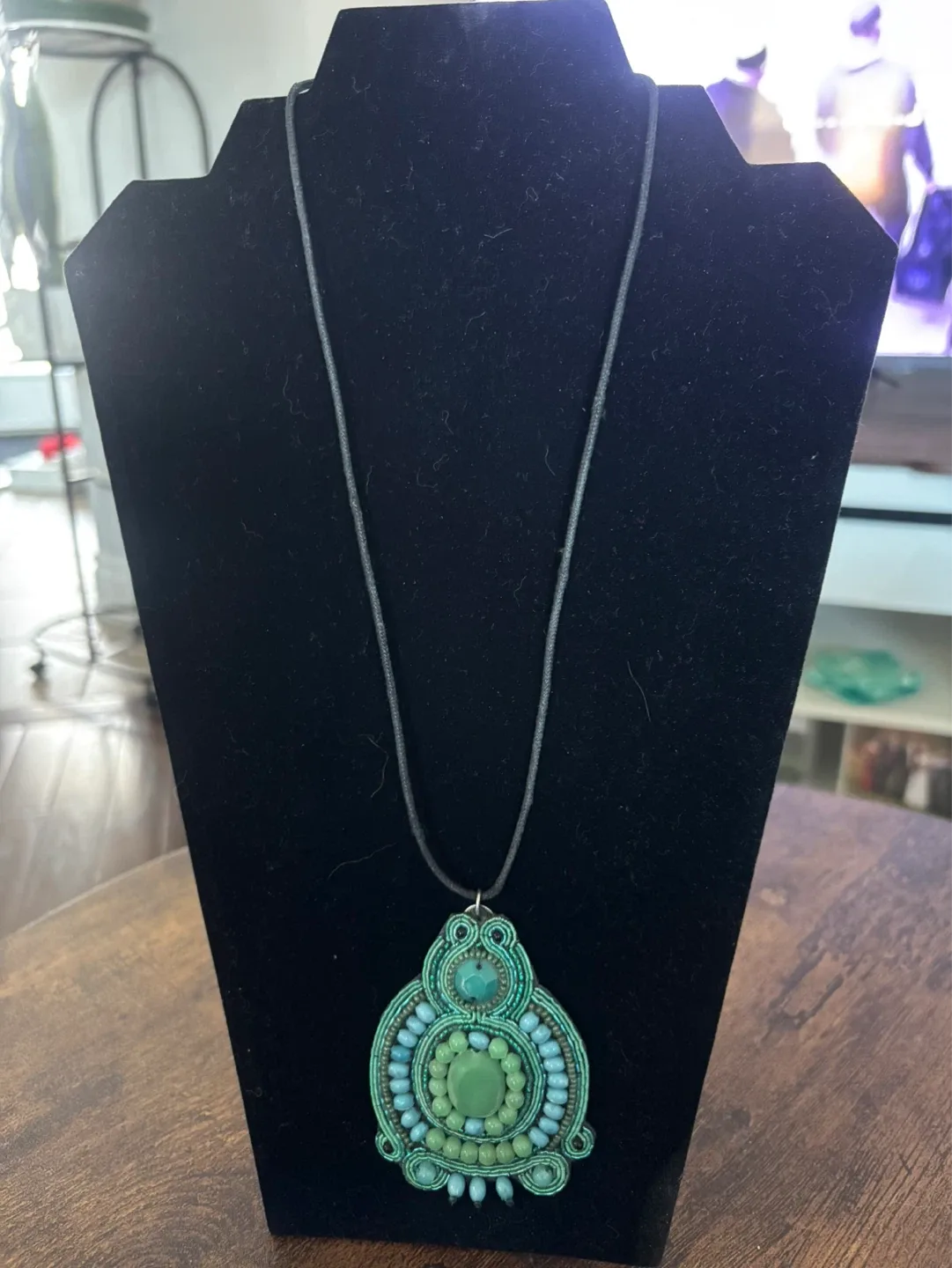 Handmade Beaded Pendant Necklace - photo 2