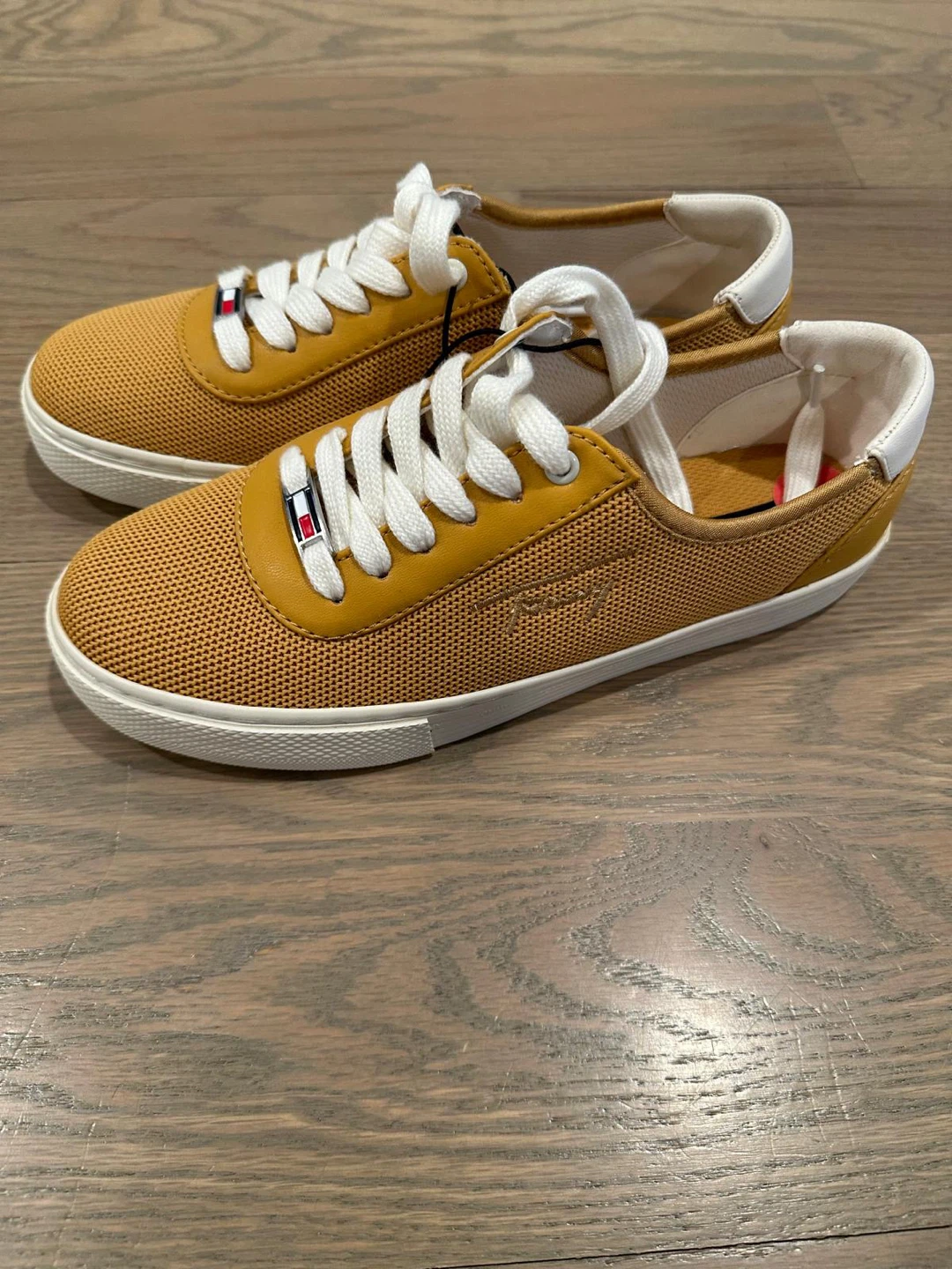 ⚽️Tommy Hilfiger Women's Sneakers