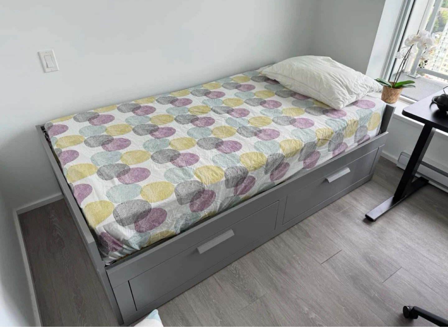 Like New ikea Daybed *FREE DELIVERY