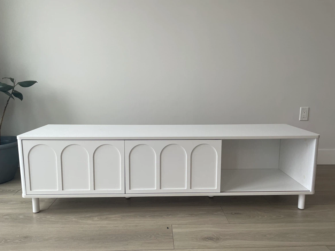 White TV Stand with Arched Cabinet Doors - photo 4