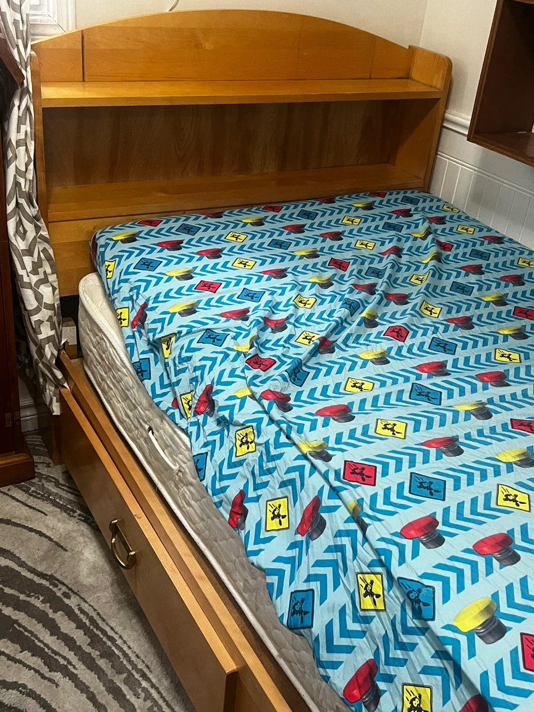 Wooden Twin Bed Frame with Storage Drawers