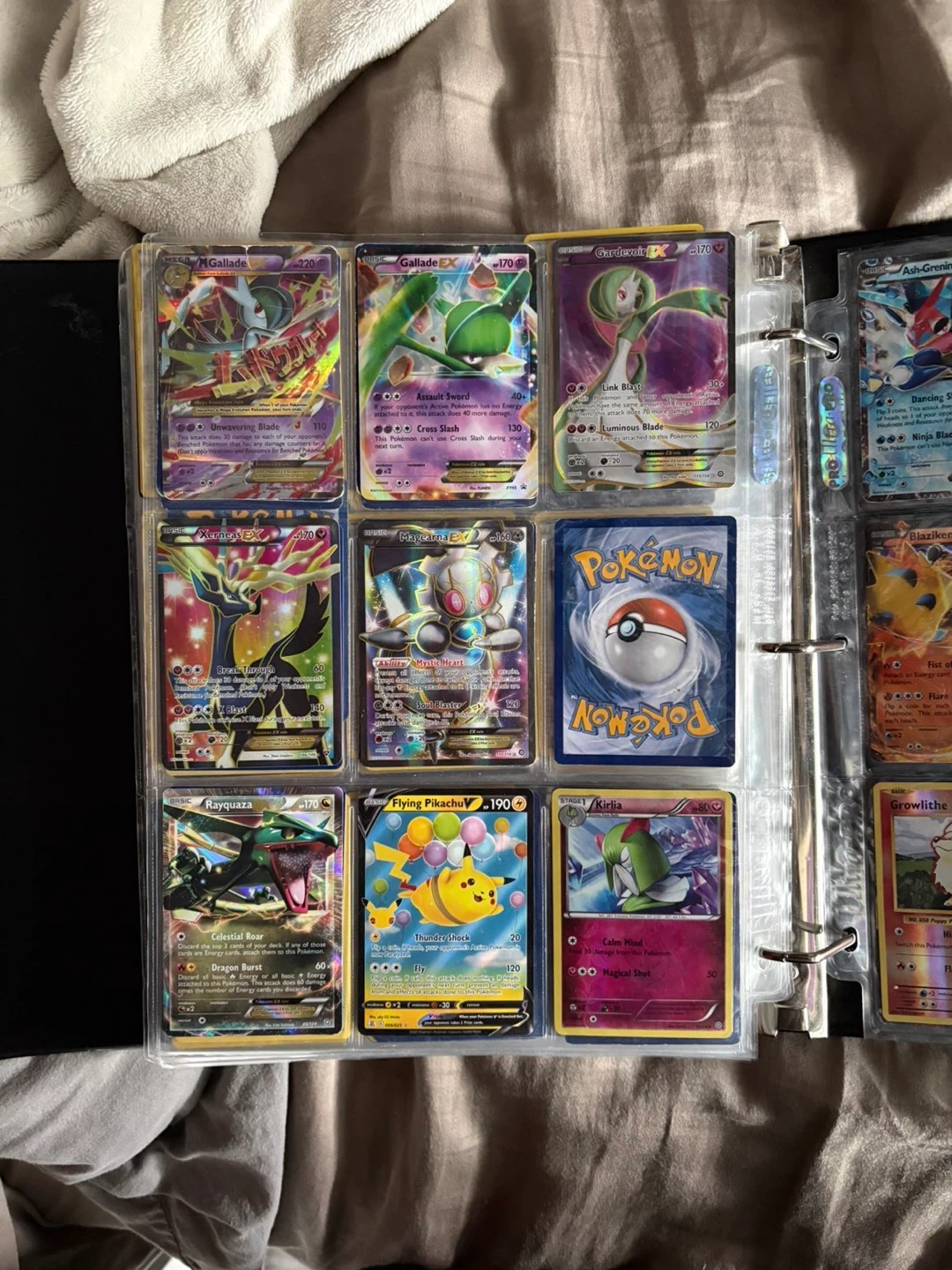 Pokemon Trading Card Binder - photo 2