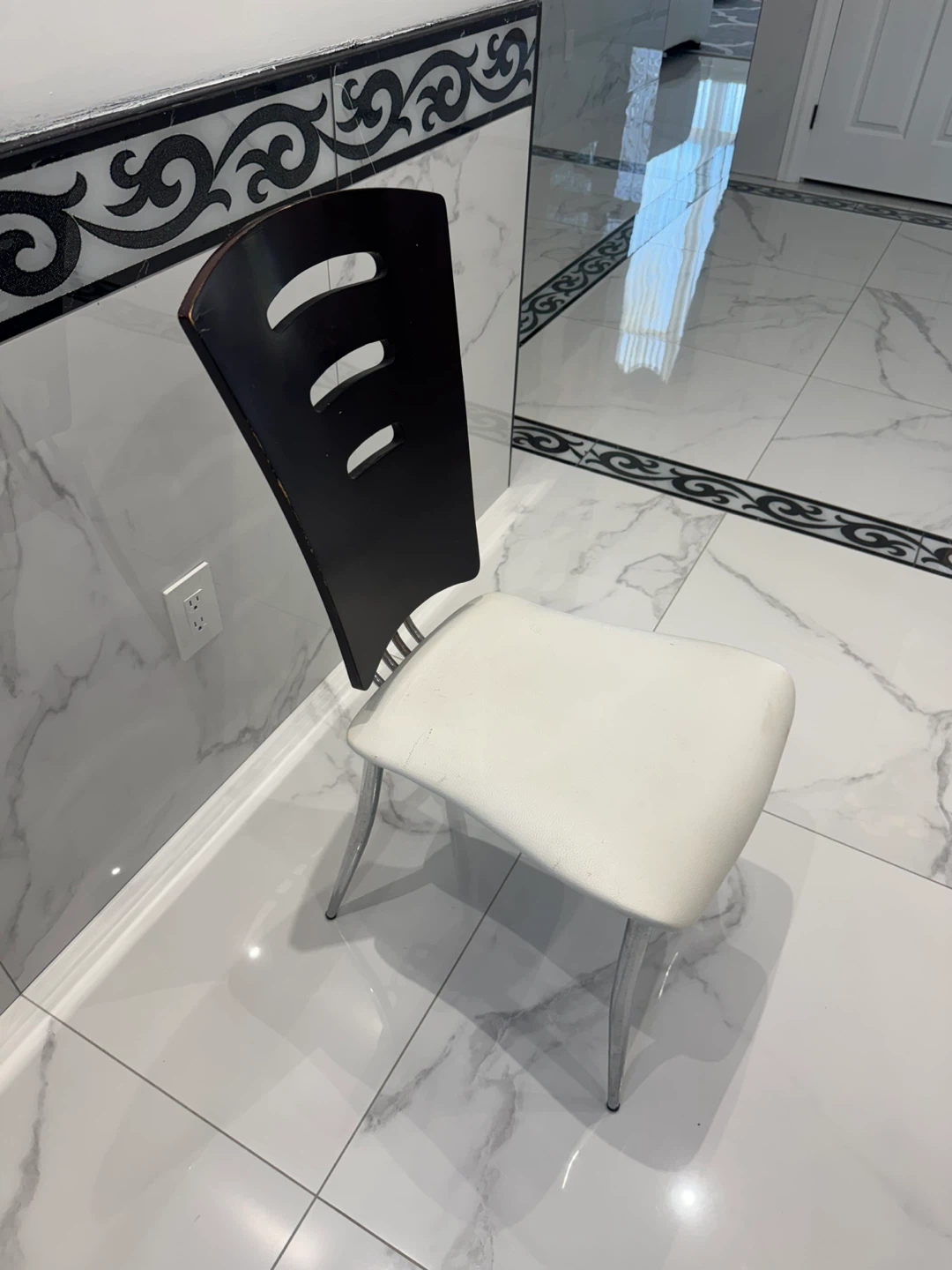 Set of 3 Modern Dining Chairs - Wood Back & Cushioned Seats - photo 5