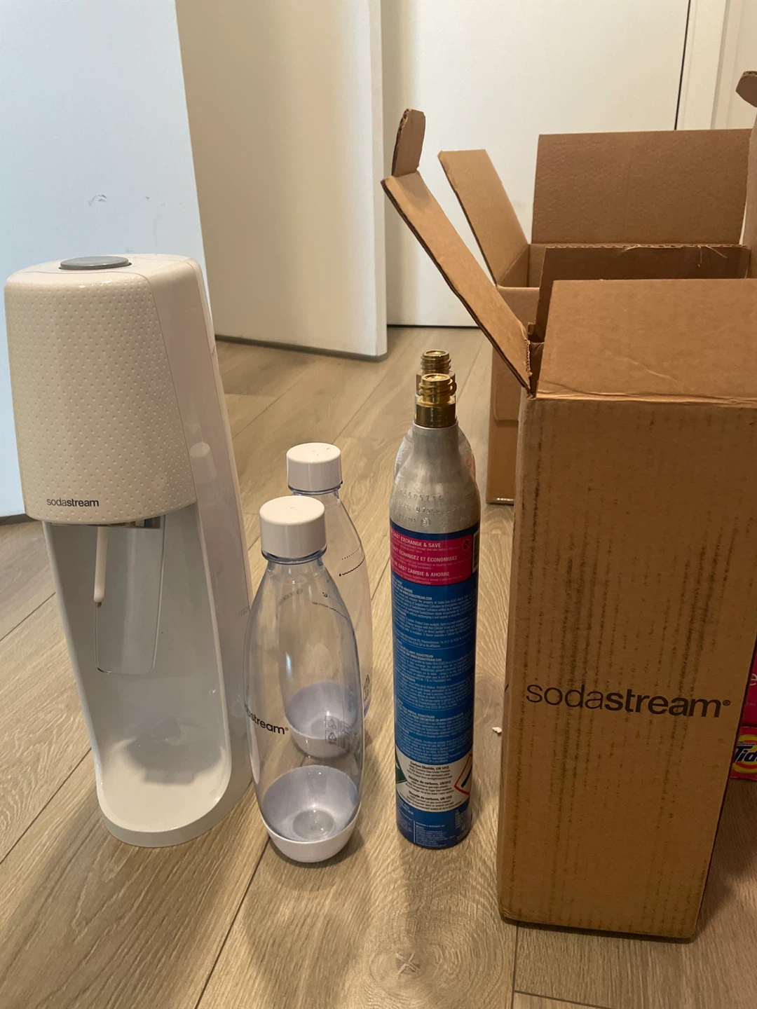 SodaStream Maker with CO2 Cylinder and Bottles