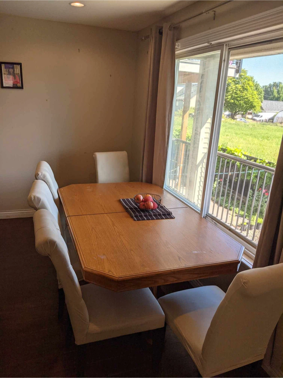 Wooden dining table set with 6 upholstered chairs - photo 3